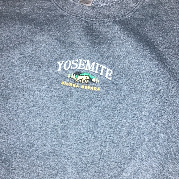 Yosemite embroidered Crewneck sweater National Park Sierra Nevada medium - Picture 2 of 5